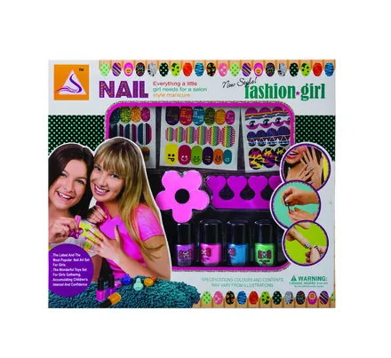 Nail Polish & Accessories Gift Set